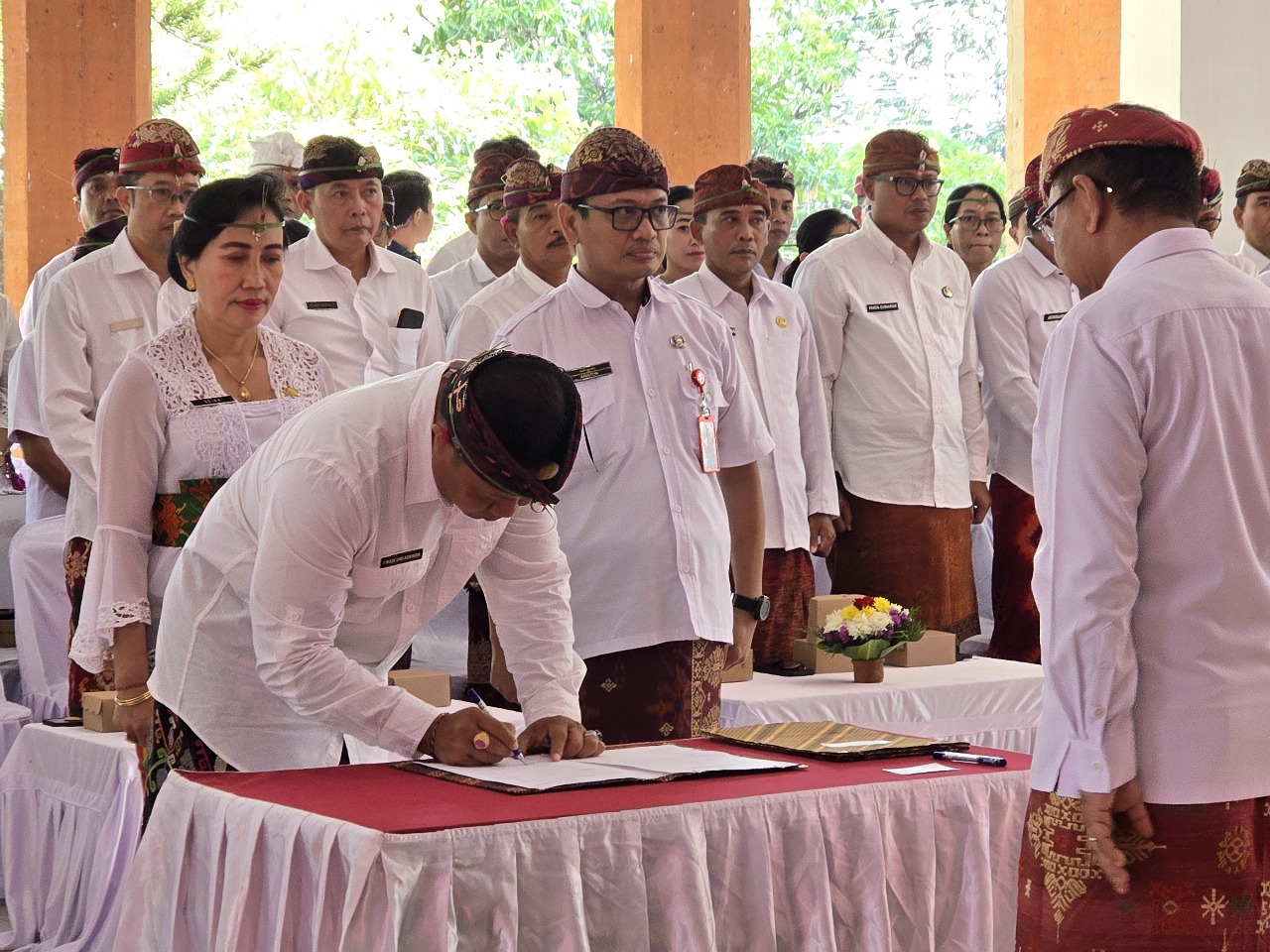 Mutasi dan pelantikan pimpinan tinggi di lingkup Pemkab Buleleng