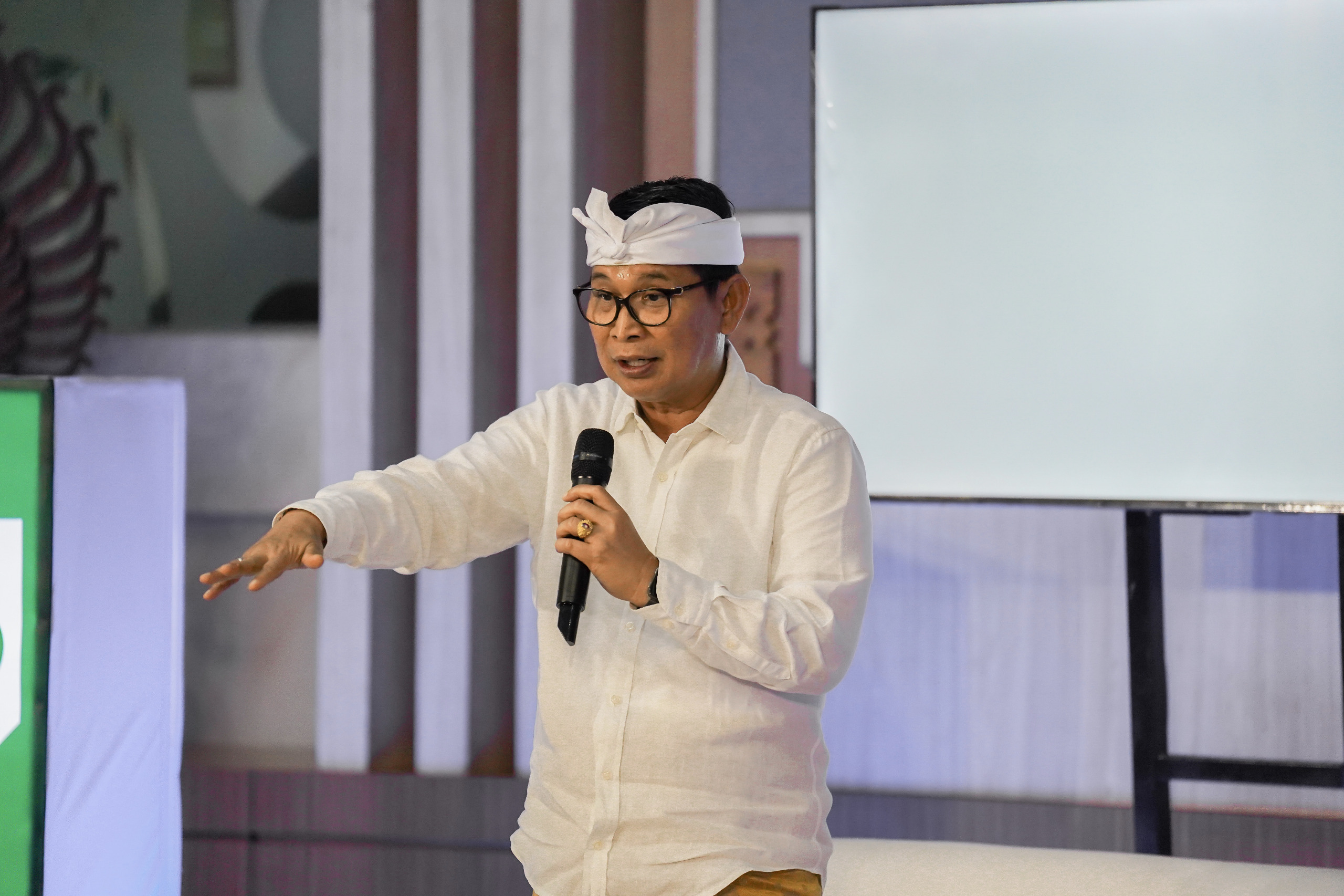 Adi Arnawa Tinjau Layanan Kontak Bupati dan Pengembangan CCTV Analitik, Wujud Komitmen Reformasi Birokrasi Digital di Badung