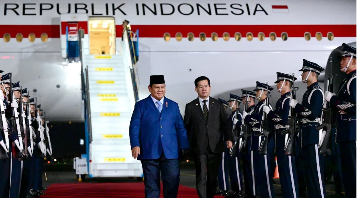 Presiden Republik Indonesia Prabowo Subianto tiba di Republik Korea pada Kamis, 30 Oktober 2025, untuk menghadiri Konferensi Tingkat Tinggi (KTT) Asia-Pacific Economic Cooperation (APEC) 2025