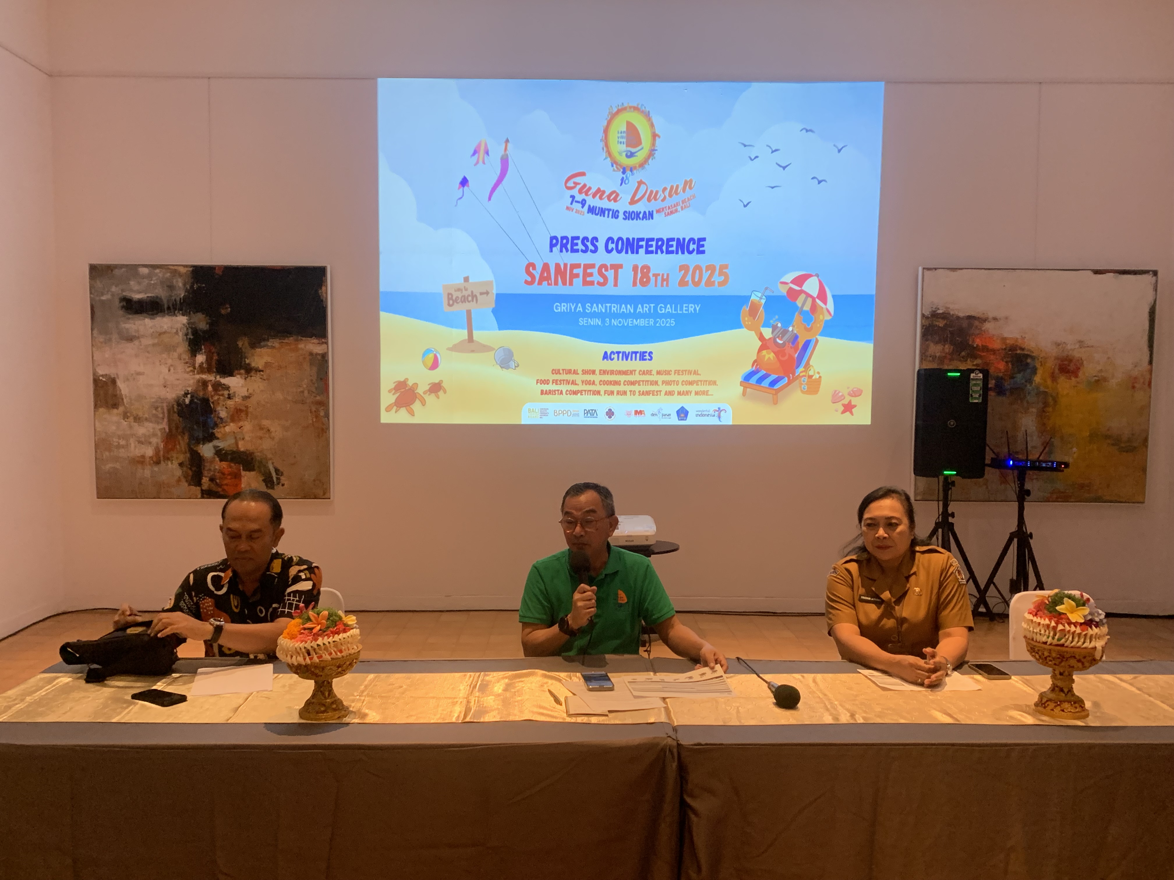 BERMANFAAT: Press Conference Sanur Festival di Santrian Art Gallery, Hotel Griya Santrian Sanur, Senin (3/11).
