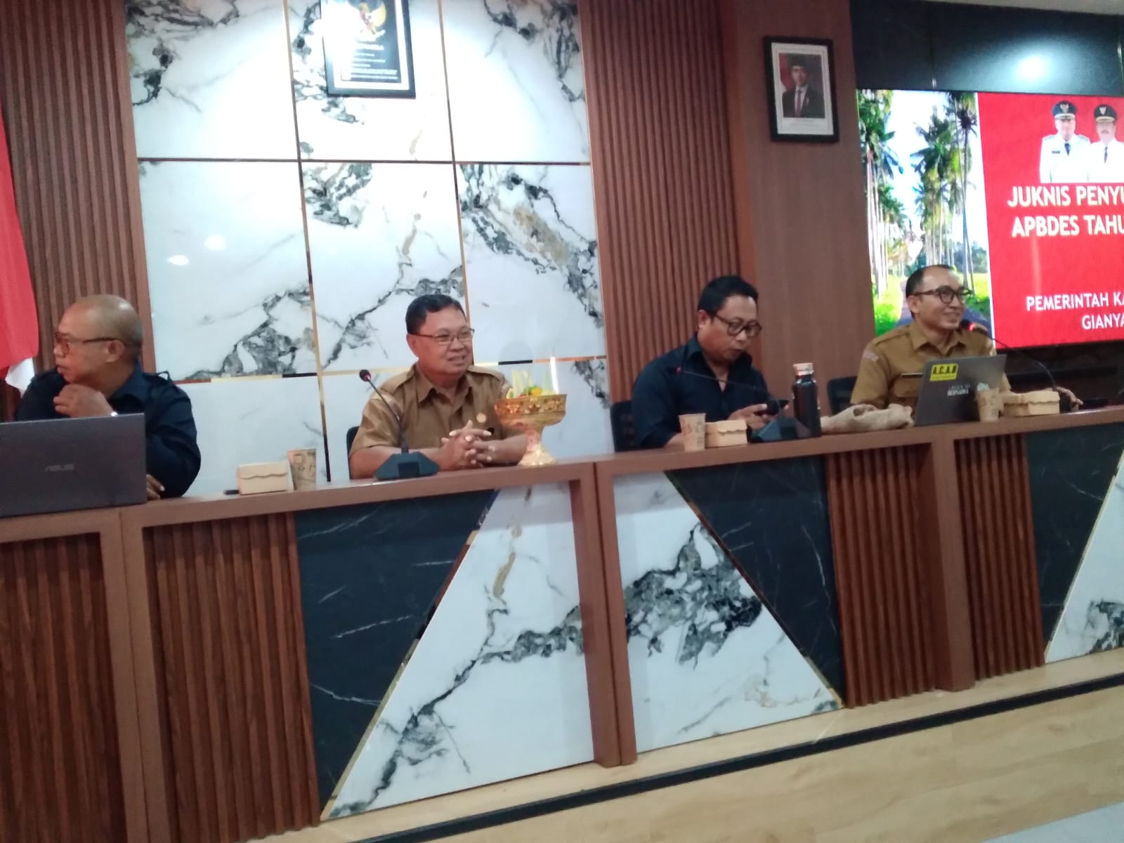 PEMBINAAN : Pelaksanaan pembinaan peningkatan kapasitas Badan Permusyawaratan Desa (BPD) se-Kabupaten Gianyar.