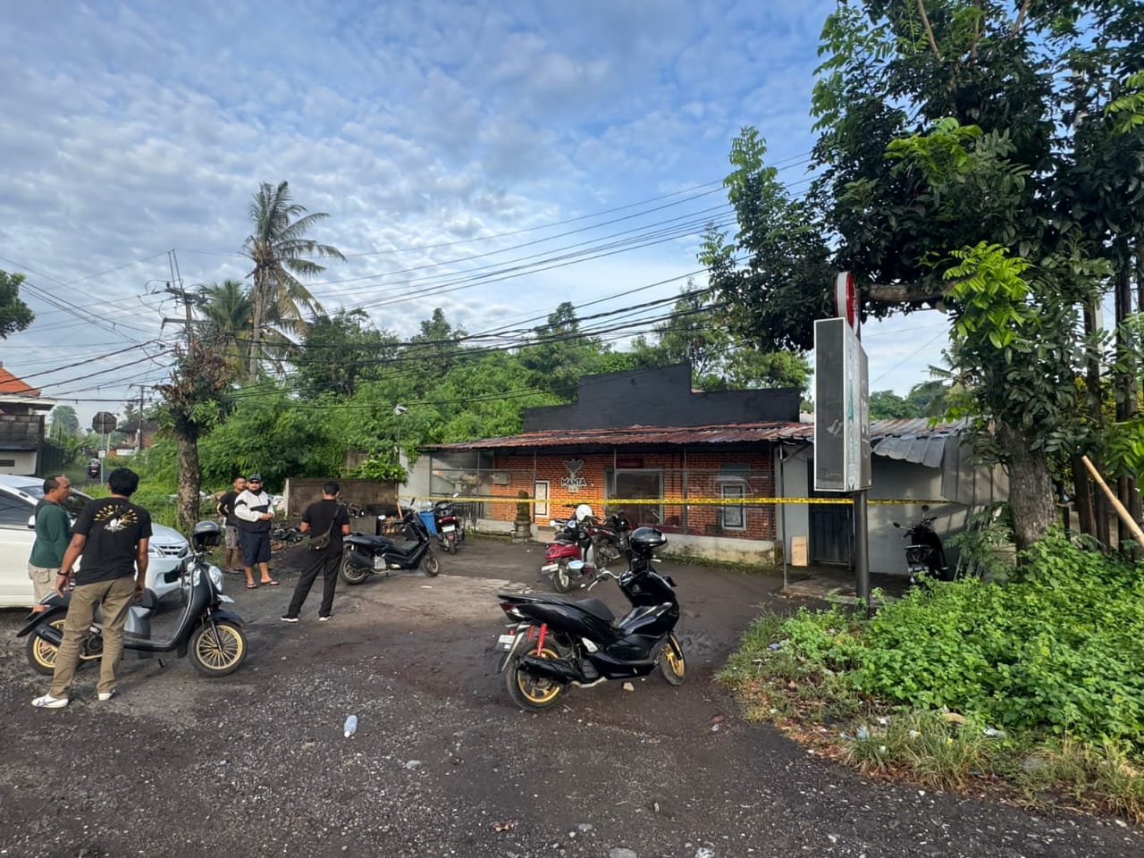 TKP : Lokasi penusukan di kawasan Banjar Medahan, Blahbatuh, Gianyar, Jalan Bypass Ida Bagus Mantra.