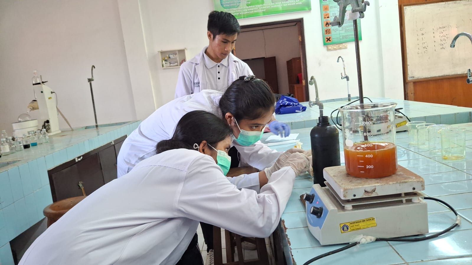 Siswi SMAN 2 Semarapura lolos ke ajang Olimpiade Penelitian Siswa Indonesia (OPSI) 2025 nasional.
