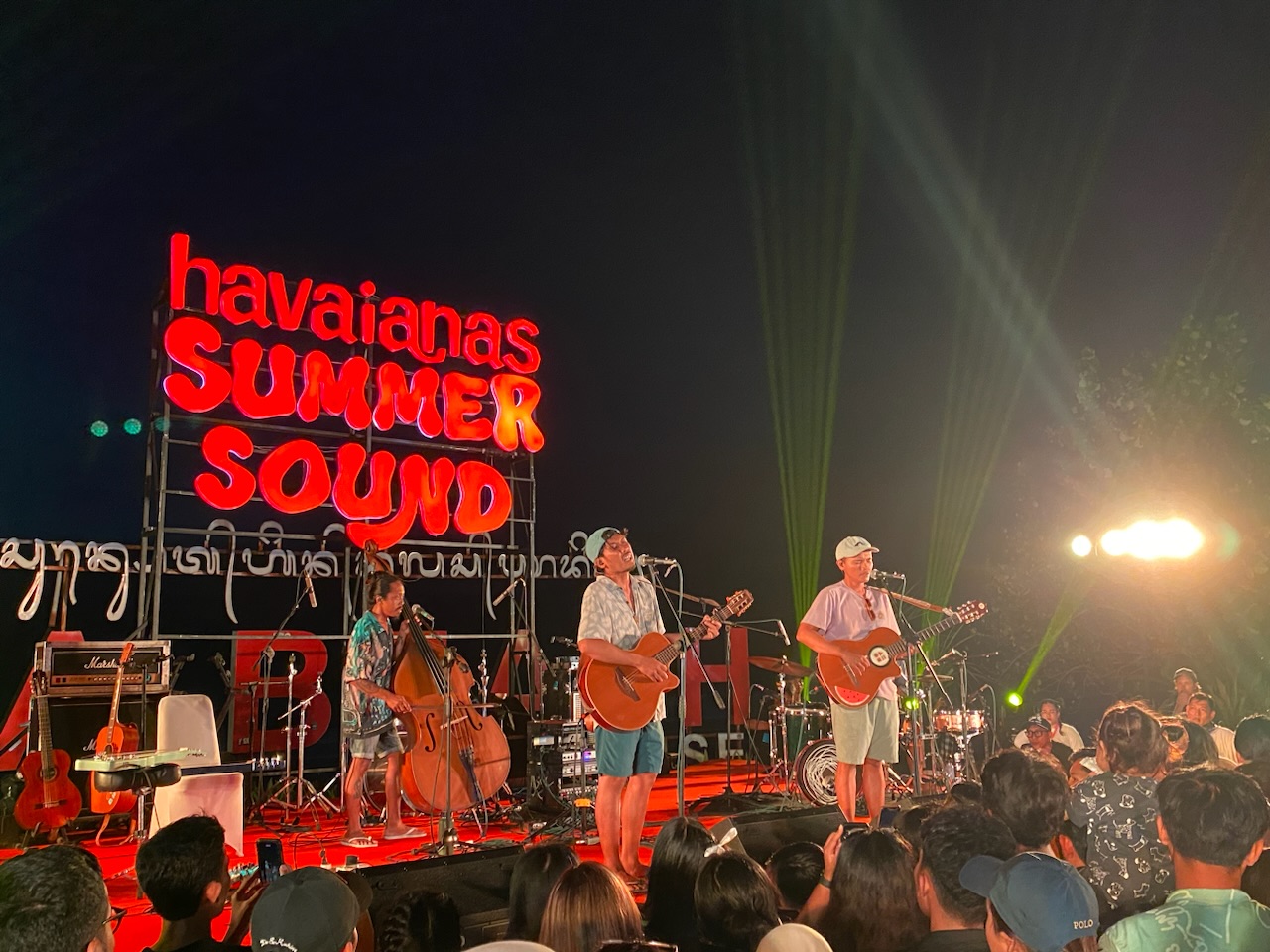 Suasana pangggung Summer Sound Bali yang digelar Havaianas di Pantai Kuta, Sabtu (8/11).