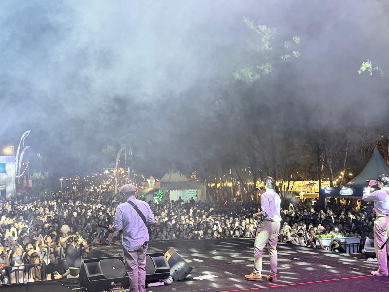 PENUTUPAN: Penampilan Yovie & Nuno jadi salah satunguest star yang menutup rangkaian acara Sanur Village Festival ke-18, Minggu (9/11).