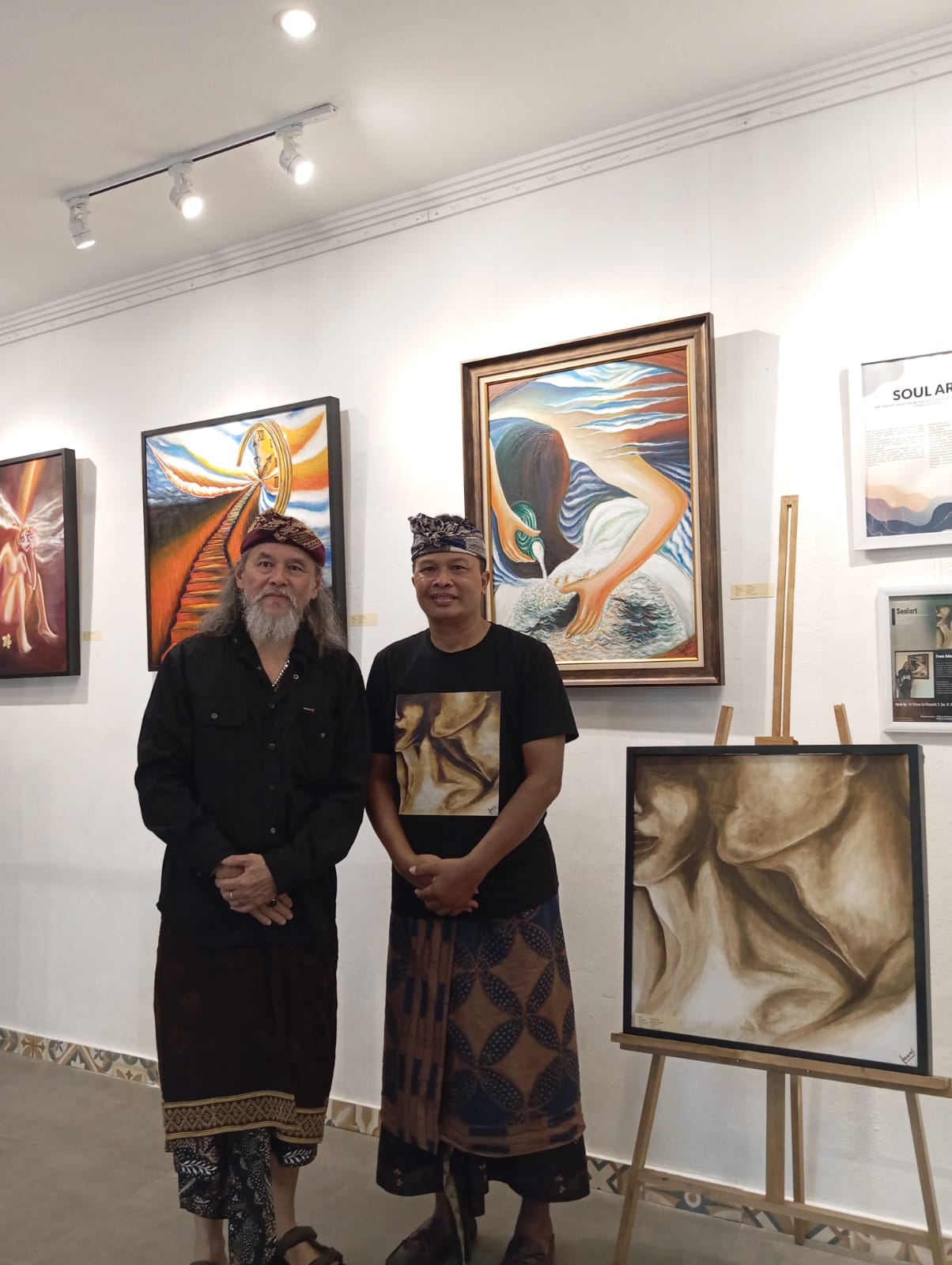 PAMERAN : Pembukaan pameran seni Soulart di Balimoon Art Space, Kemenuh, Gianyar, Minggu (9/11) malam.