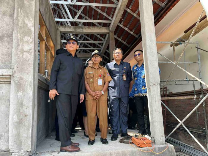 Kunjungan kerja Bupati Buleleng, Nyoman Sutjidra ke SMPN 5 Gerokgak