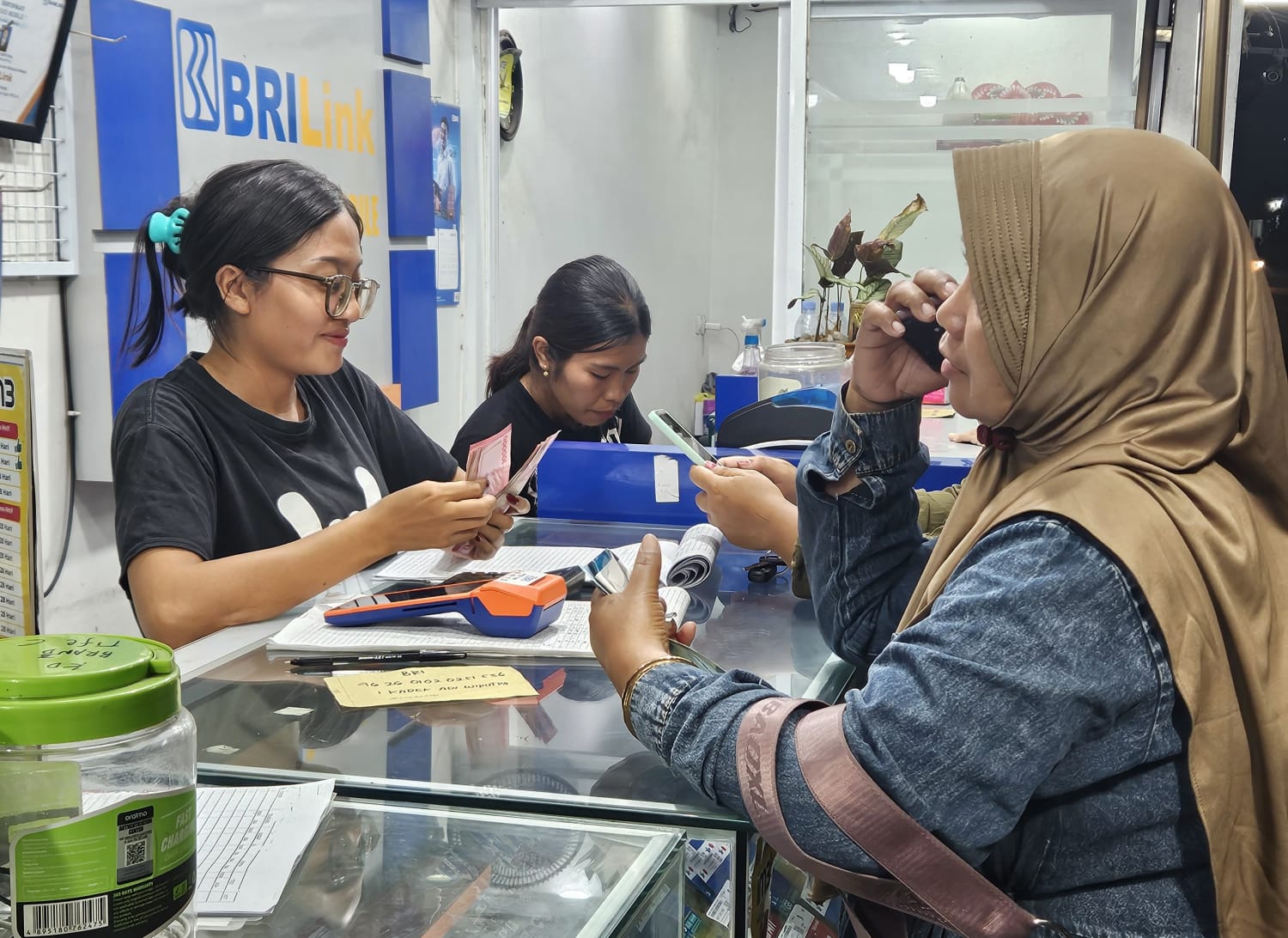 Salah satu transaksi di BRILink Duo Mobile.