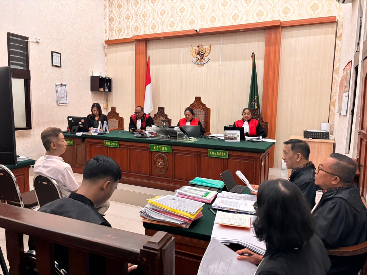 Jalannya sidang perkara dugaan penipuan dan penggelapan yang menyeret pengusaha lokal Budiman Tiang di PN Denpasar. (Bali Express/Istimewa)