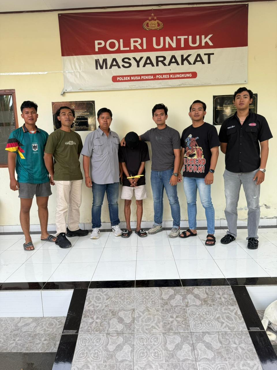 Pria berinisial PA diamankan Polsek Nusa Penida diduga menjadi pelaku pencurian di Office D&rsquo;Camel Fast Boat, Desa Jungutbatu, pada Sabtu dini hari (15/11).