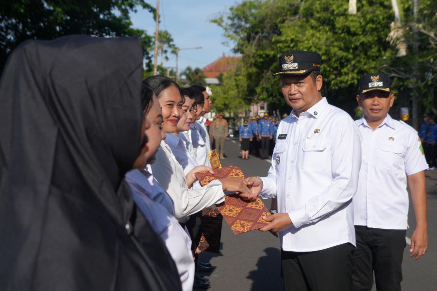 Pelantikan 1.453 Pegawai Pemerintah dengan Perjanjian Kerja Paruh Waktu (PPPKPW) formasi 2025.