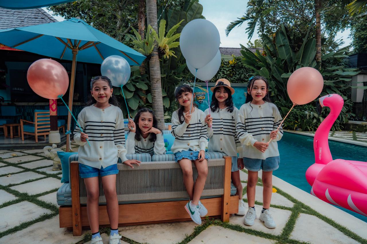 PERSAHABATAN: Lima remaja berbakat dari grup 5UARA melalui lagu terbaru mereka berjudul &ldquo;Timpal Rasa Nyama&rdquo;