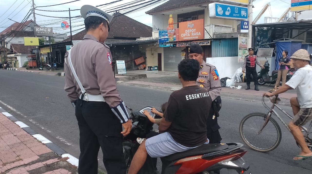 OPERASI : Subsatgas Pengaturan dan Penjagaan (Turjag) Operasi Zebra Agung 2025 Polres Gianyar.