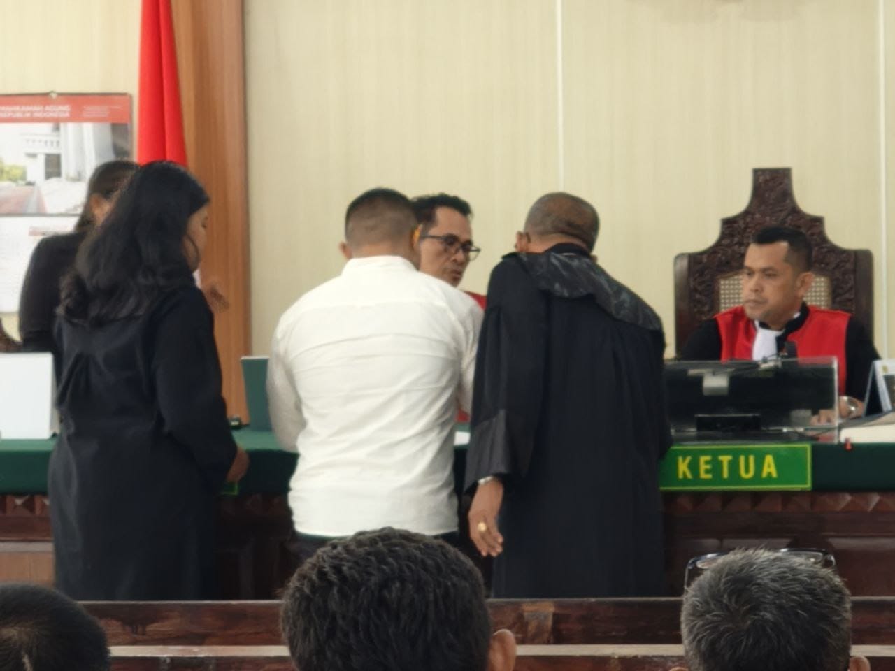 Terdakwa Gede Sumerdana jalani sidang perdana di Pengadilan Negeri Denpasar. (Bali Express/Istimewa)