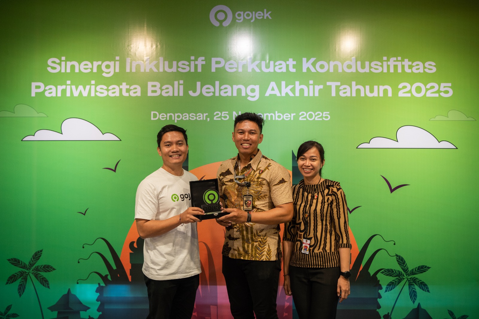 Gojek yang berada di bawah naungan Grup GoTo (PT GoTo Gojek Tokopedia Tbk) menggandeng Kepolisian Daerah Bali dan komunitas mitra driver Gojek Bal