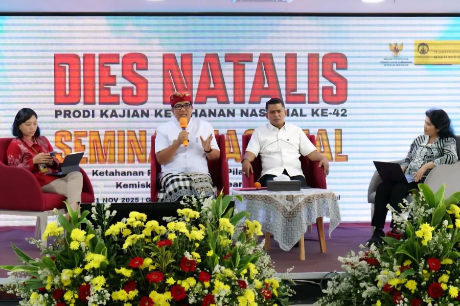 Bupati Tabanan memaparkan strategi ketahanan pangan dalam seminar di Universitas Indonesia (UI).