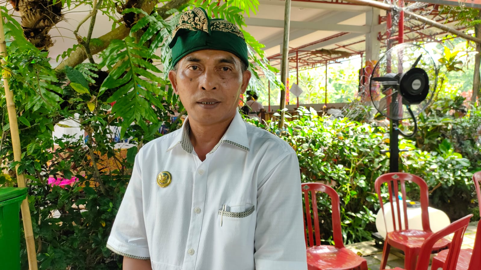 Nyoman Wira, pengerajin pandai besi dan Kepala Desa Sawan, Kecamatan Sawan, Buleleng