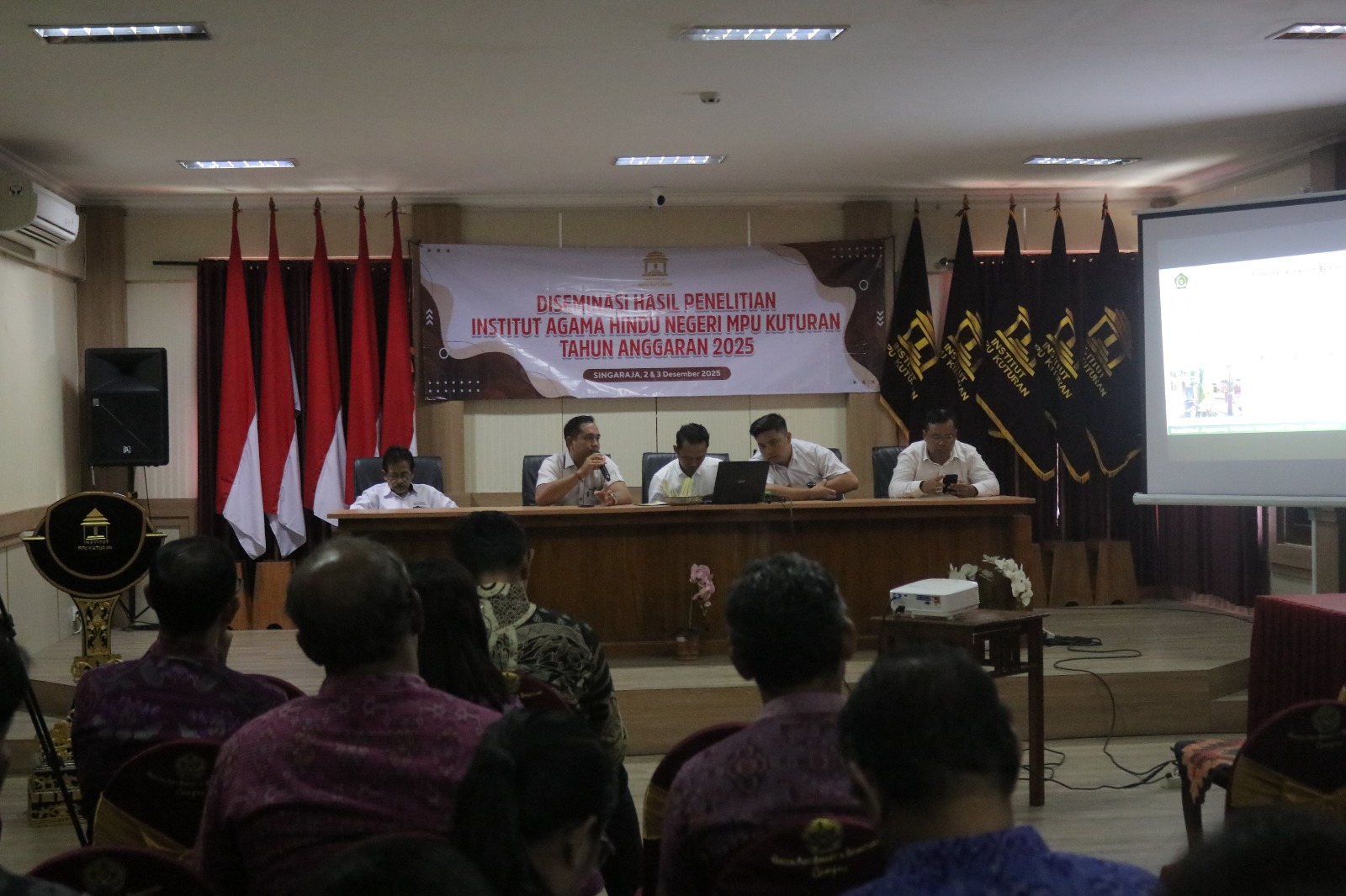 Diseminasi hasil penelitian 2025 yang digelar P3M Institut Mpu Kuturan terhitung Selasa (2/12) s/d Rabu (3/12)