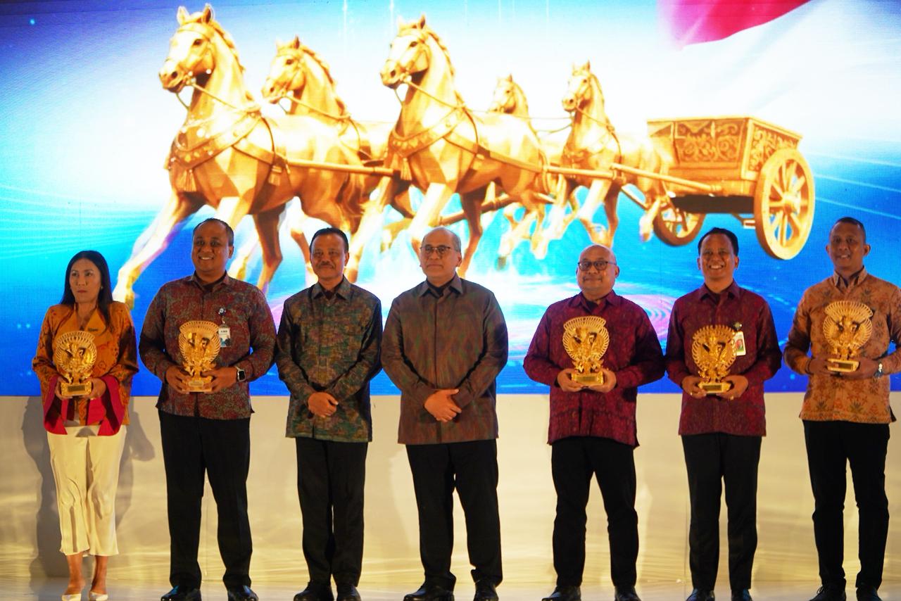 Bank BPD Bali meraih dua penghargaan dari Kantor Perwakilan Bank Indonesia Provinsi Bali pada ajang Pertemuan Tahunan Bank Indonesia (PTBI) 2025