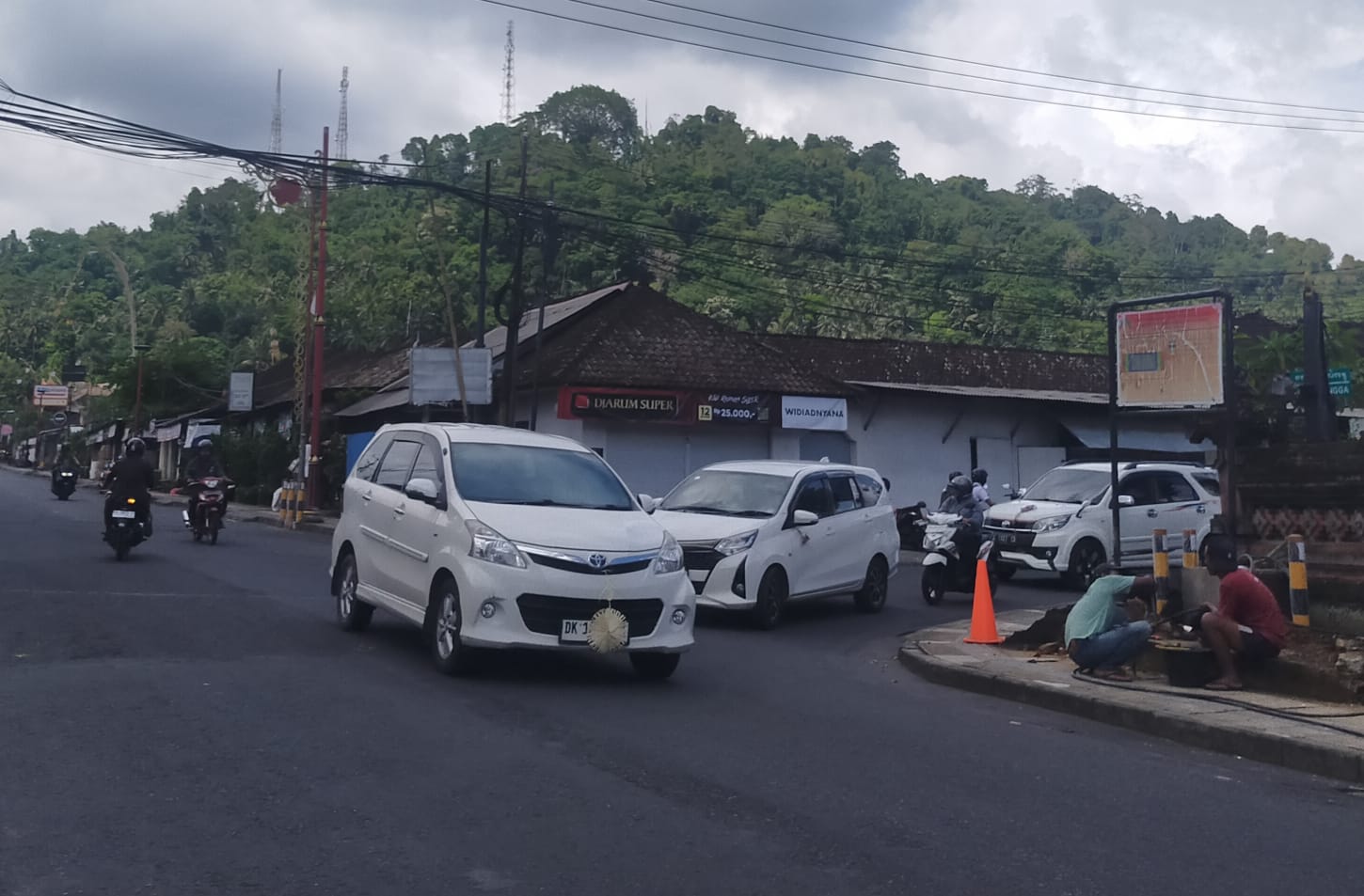 Tak lama lagi,&nbsp;simpang tiga Jalan Nusantara&ndash;Jalan Erlangga, Kelurahan Cempaga, Bangli kembali dilengkapi Traffic light (TL).