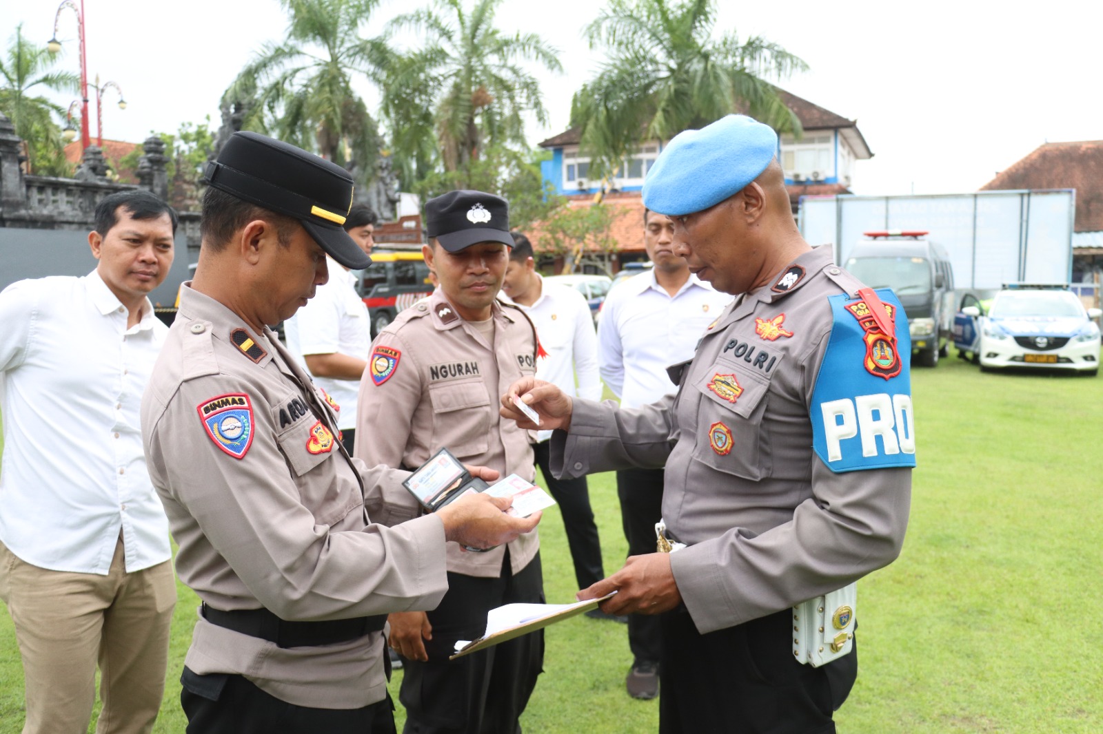 DISIPLIN : Propam Polres Gianyar Gaktibplin kepada personel, Rabu (3/12).