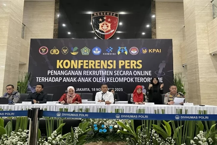 Konferensi Pers Penanganan Rekrutmen secara Online Terhadap Anak-Anak oleh Kelompok Terorisme. (Bali Express/Divisi Humas Polri)