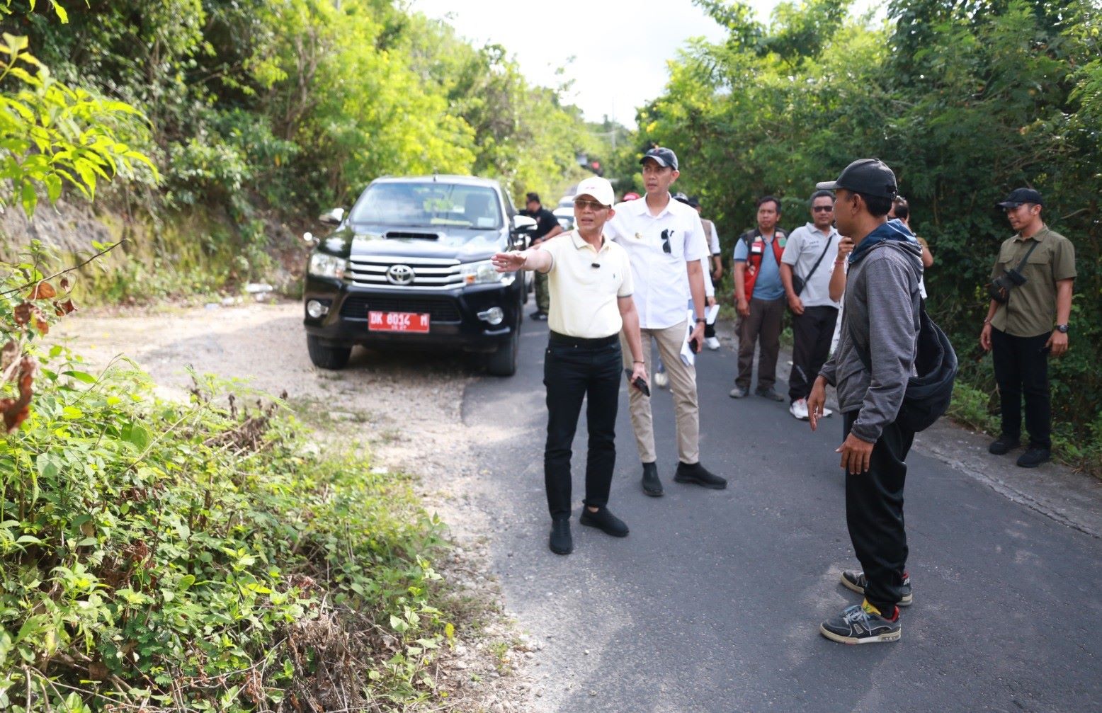 Bupati Klungkung I Made Satria saat melakukan pemantauan proyek fisik di Klungkung.