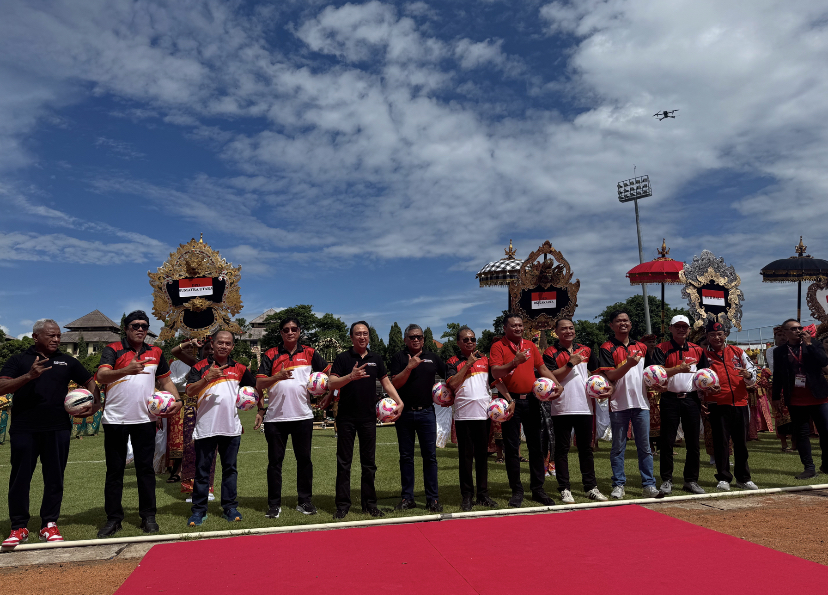 BOLA PERTAMA: Liga Kampung Soekarno Cup 2025 resmi dimulai di Stadion GOR Ngurah Rai, Denpasar, Jumat (5/12)