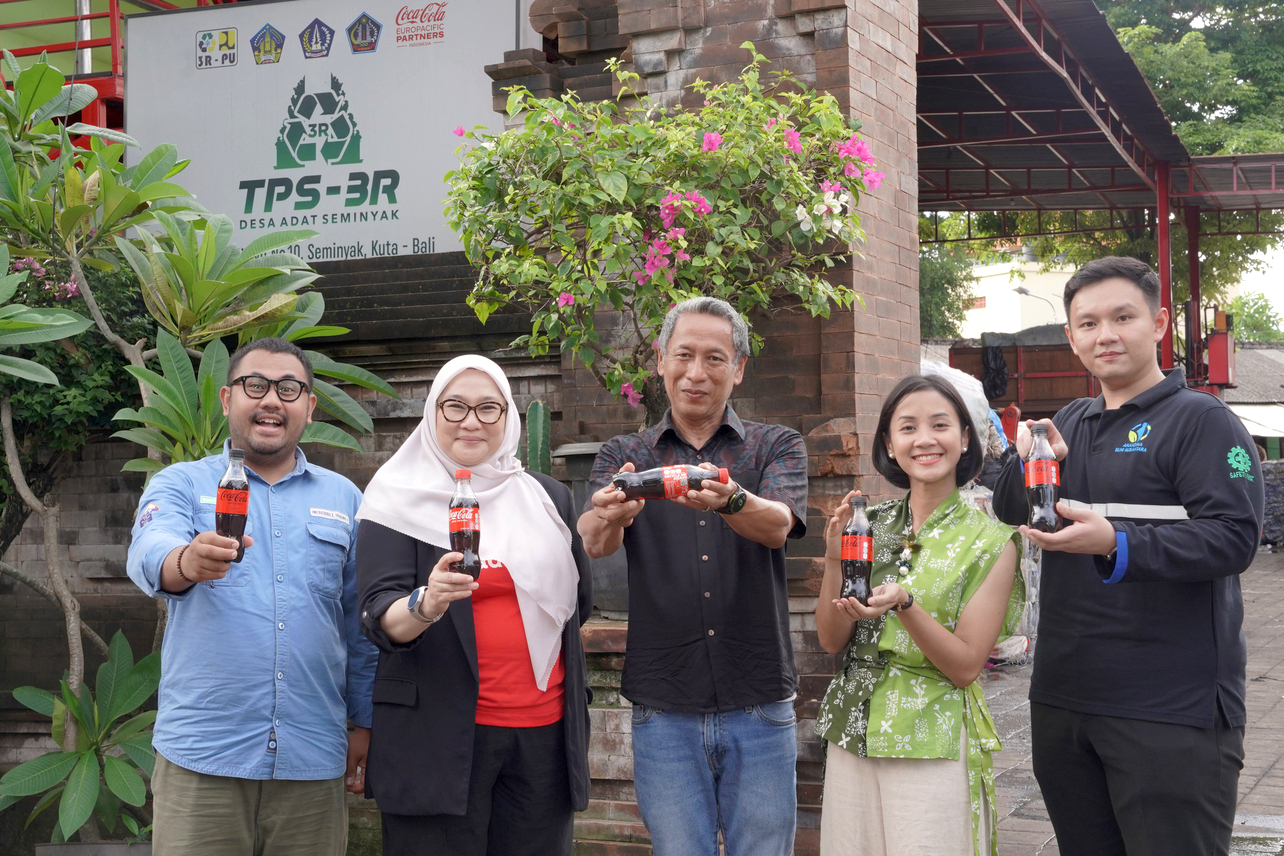 Peluncuran program Recycle Me bekerjasama dengan TPST-3R Desa Adat Seminyak