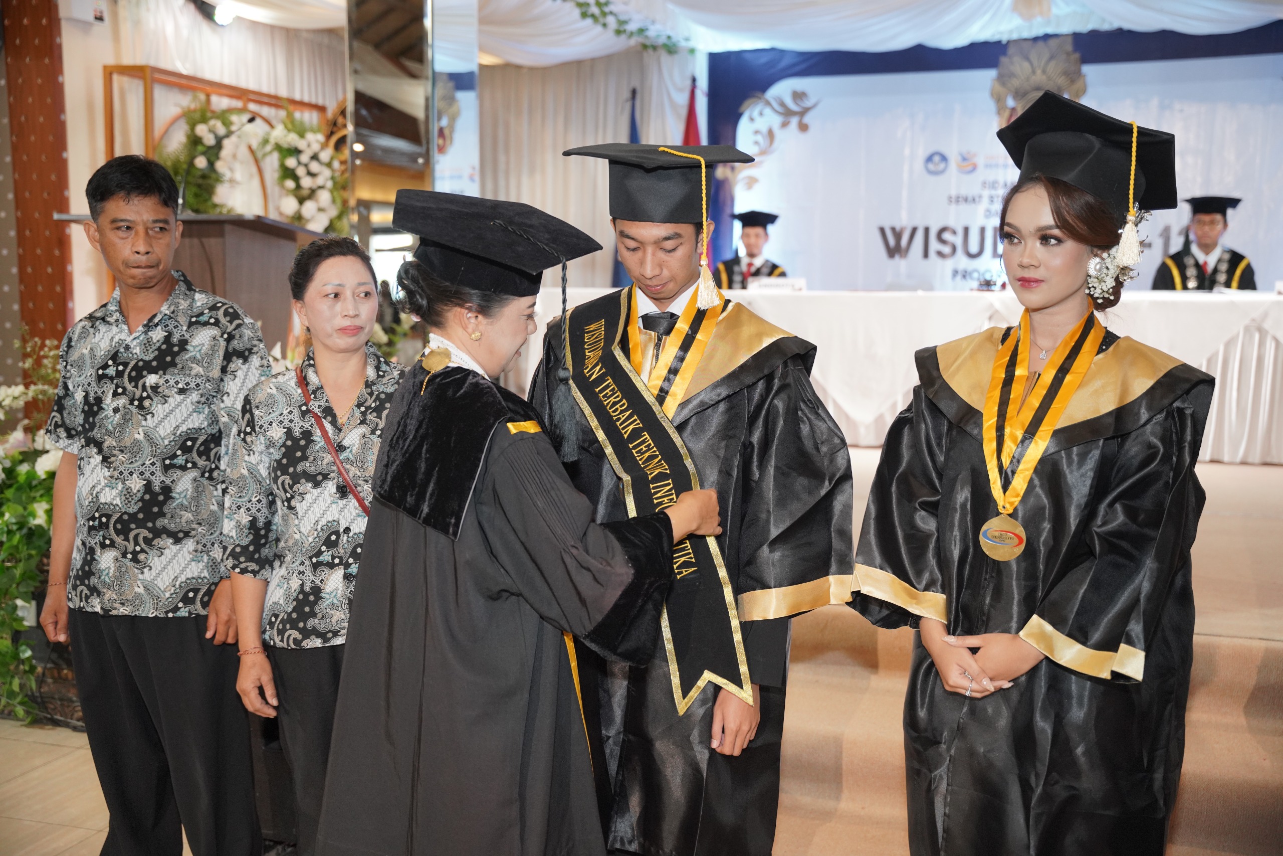 STMIK Bandung Bali Gelar Wisuda ke-12
