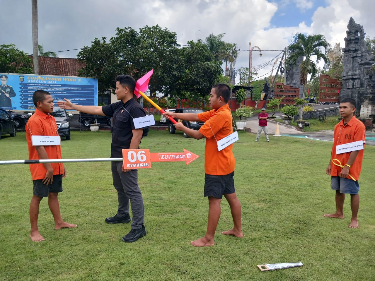 REKRONTRUKSI : Rekonstruksi kasus pembunuhan yang terjadi di Subak Dalem Tenggaling, Banjar Puseh, Desa Pejeng, Kecamatan Tampaksiring.
