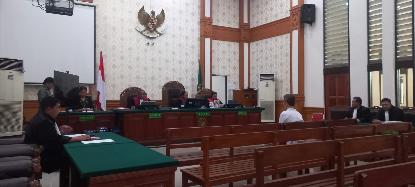 Sidang perkara dengan terdakwa Budiman Tiang di PN Denpasar. (Bali Express/Istimewa)