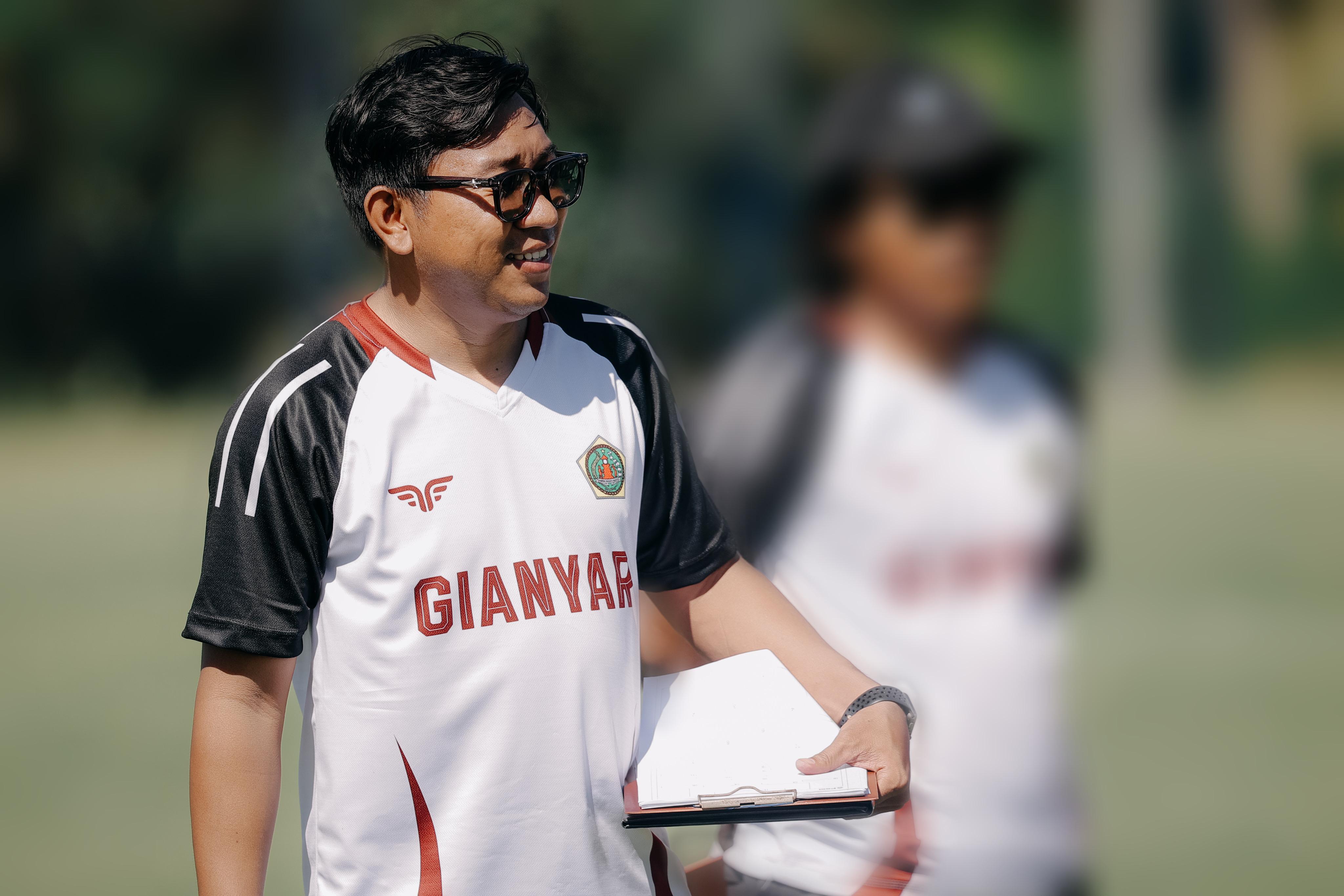 Guru Olahraga SD N 1 Sayan, I Wayan Agus Wira Senjaya, S.Pd