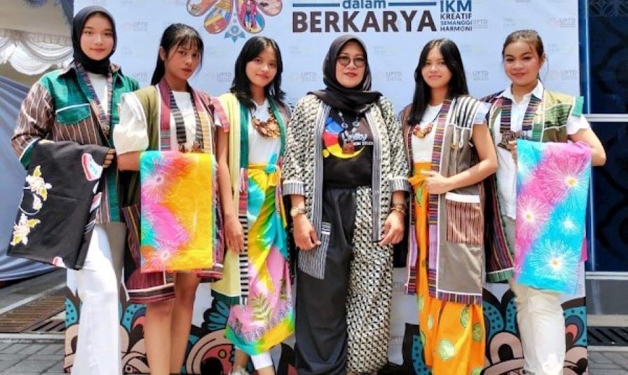 Batik Malessa ubah kain perca hingga fashion premium.