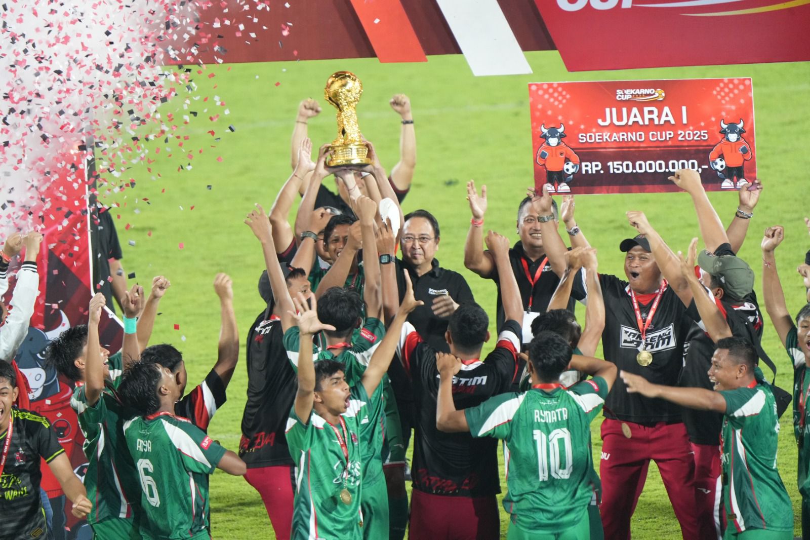 SABET JUARA; Tim Banteng Jatim berhasil raih gelar juara dalam Liga Kampung Soekarno Cup 2025