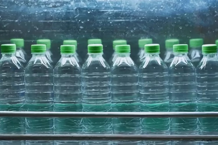 Dampak Larangan AMDK di Bawah 1 Liter Terhadap Dunia Usaha