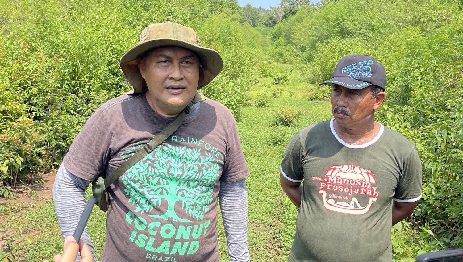 Anggota Komisi II DPRD Jembrana, Ketut Suastika alias Cuhok turun ke huta Bali barat, Rabu (17/12/2025).