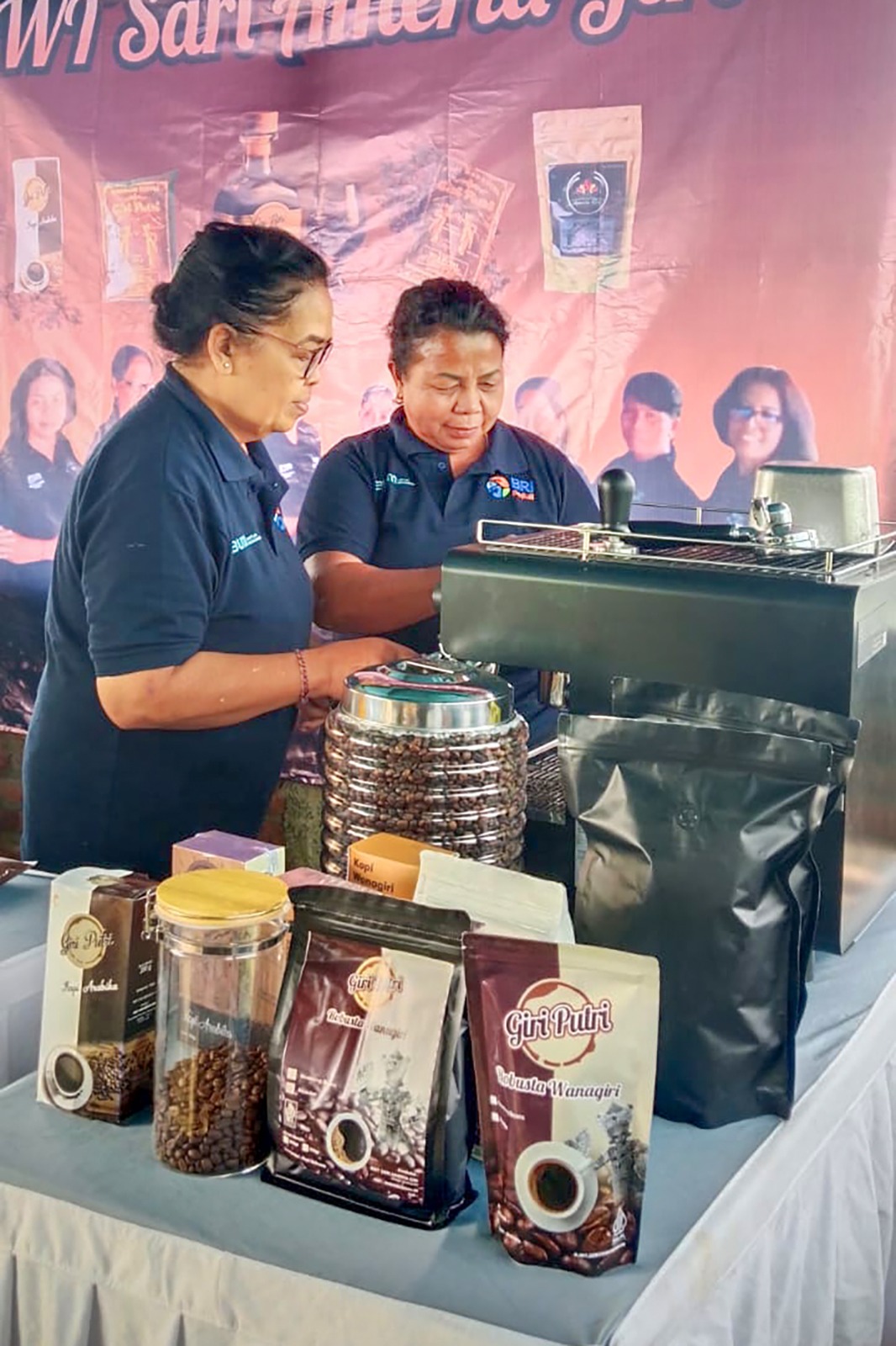 BRI Peduli perkuat peran ibu penggerak usaha perempuan melalui Program AURA di Bali.