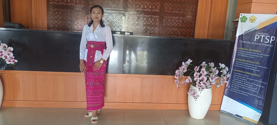 Dosen Institut Agama Hindu Negeri Mpu Kuturan, Duwi Oktaviana, M.Pd