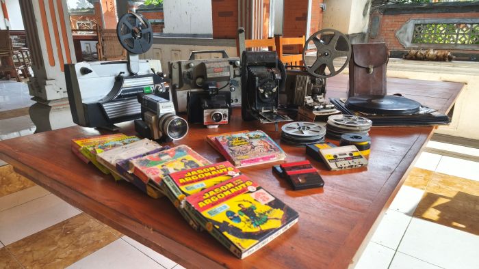 Peralatan produksi film milik almarhum A.A Sentanu saat digunakan tahun 1970-an.