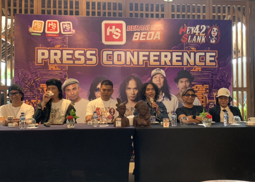 MANGGUNG: Konferensi pers konser &ldquo;Hey 42th Slank, HS Berani Kita Beda Peduli Sumatra&rdquo; yang digelar Sabtu (27/12)