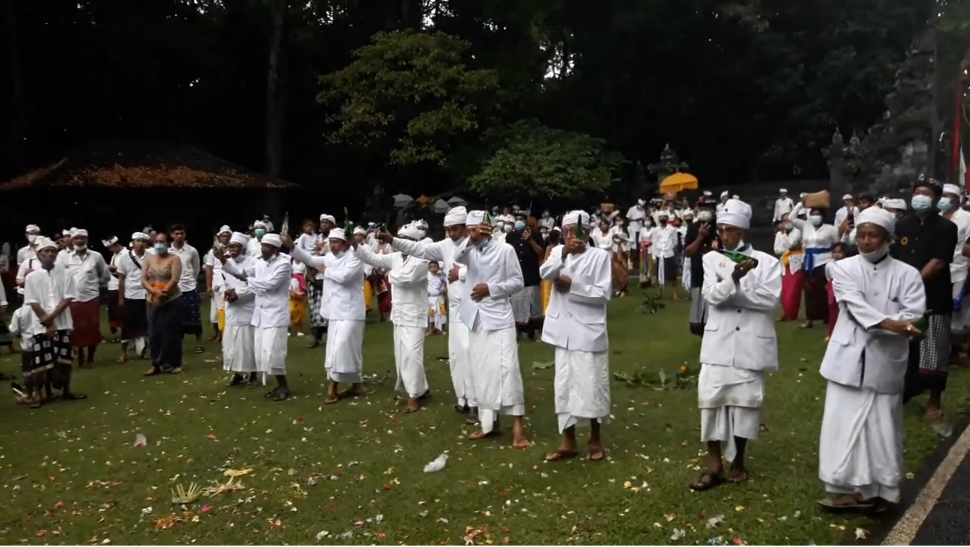 Prosesi ngerebeg di Pura Alas Kedaton, Desa Kukuh, Kecamatan Marga, Kabupaten Tabanan
