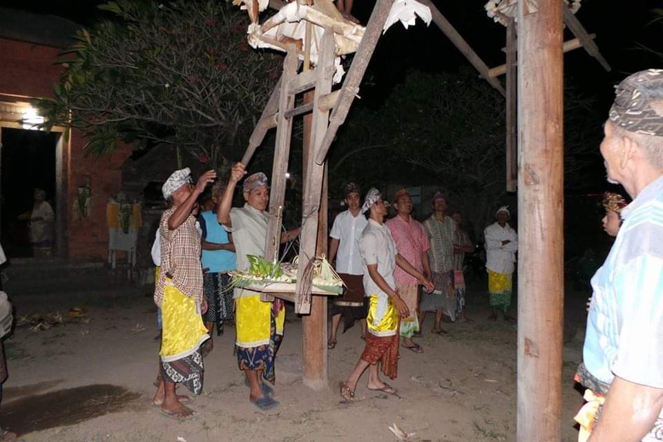Prosesi puncak Nulak Damar dilaksanakan di Desa Adat Tenganan Dauh Tukad, Kecamatan Manggis, Karangasem