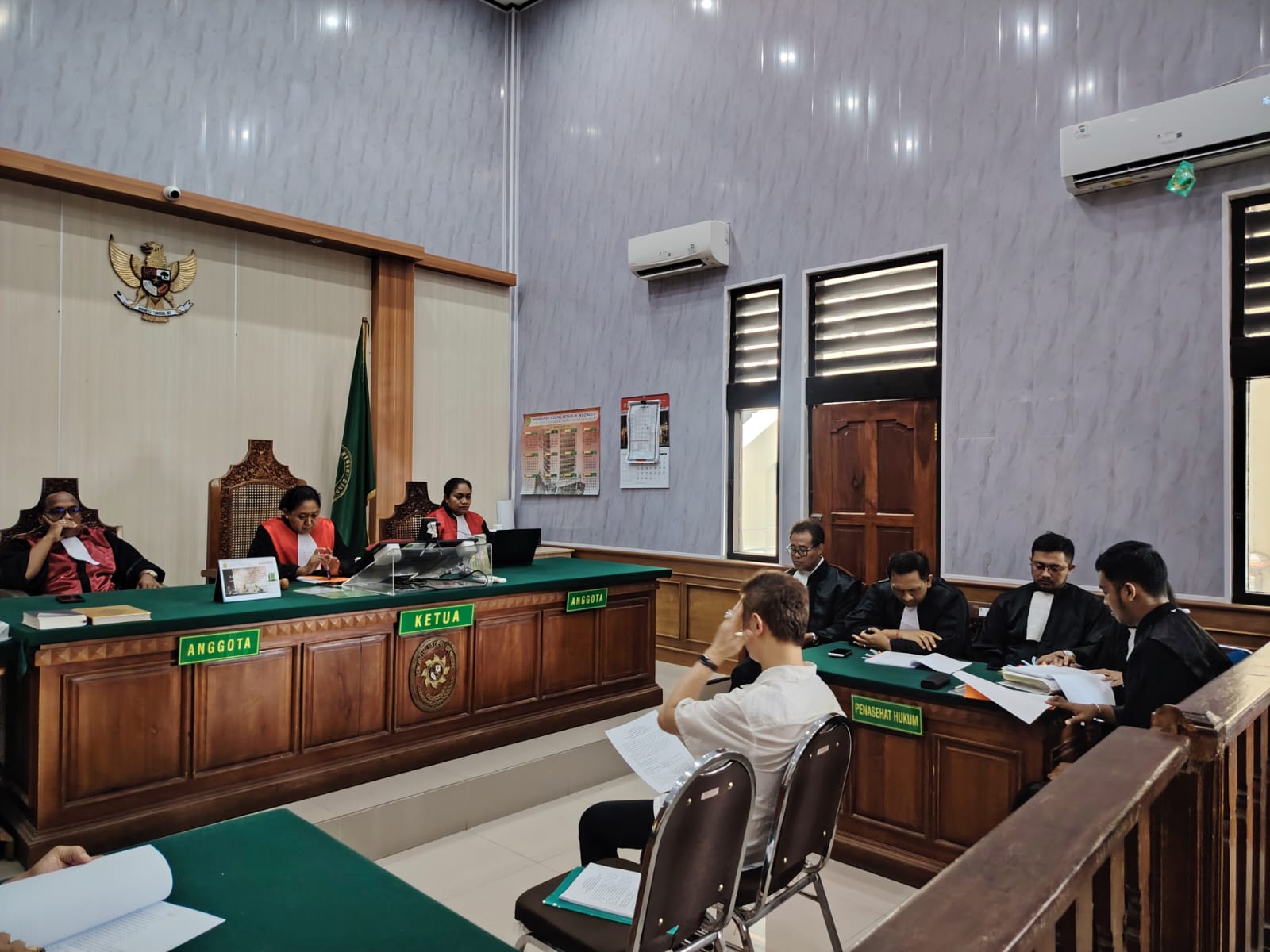 Proses sidang Budiman Tiang sebelumnya di PN Denpasar. (Bali Express/Dok)