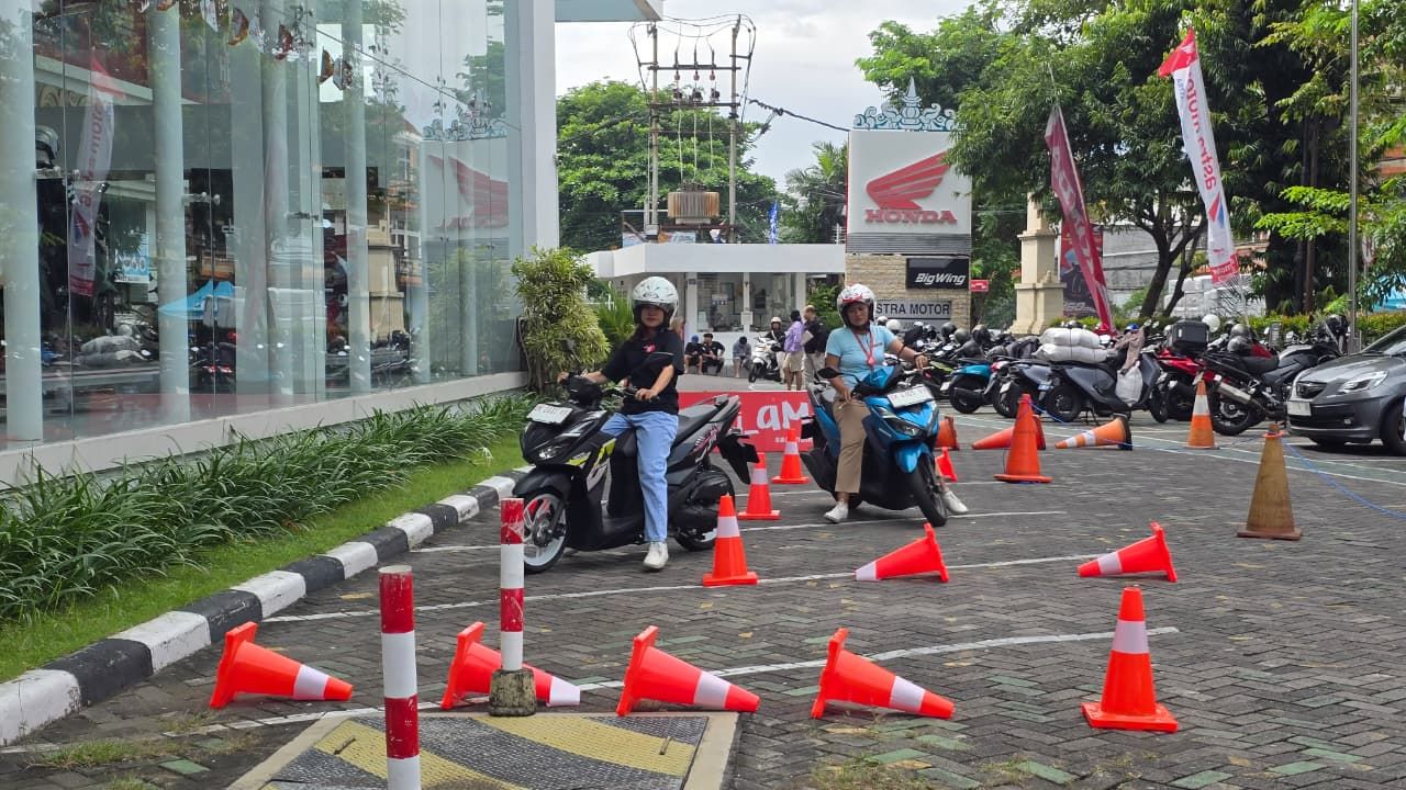 Tingkatkan kualitas SDM, 70 Front Line People Honda ikuti Safety Riding dan Test Ride All New Honda Vario 125.
