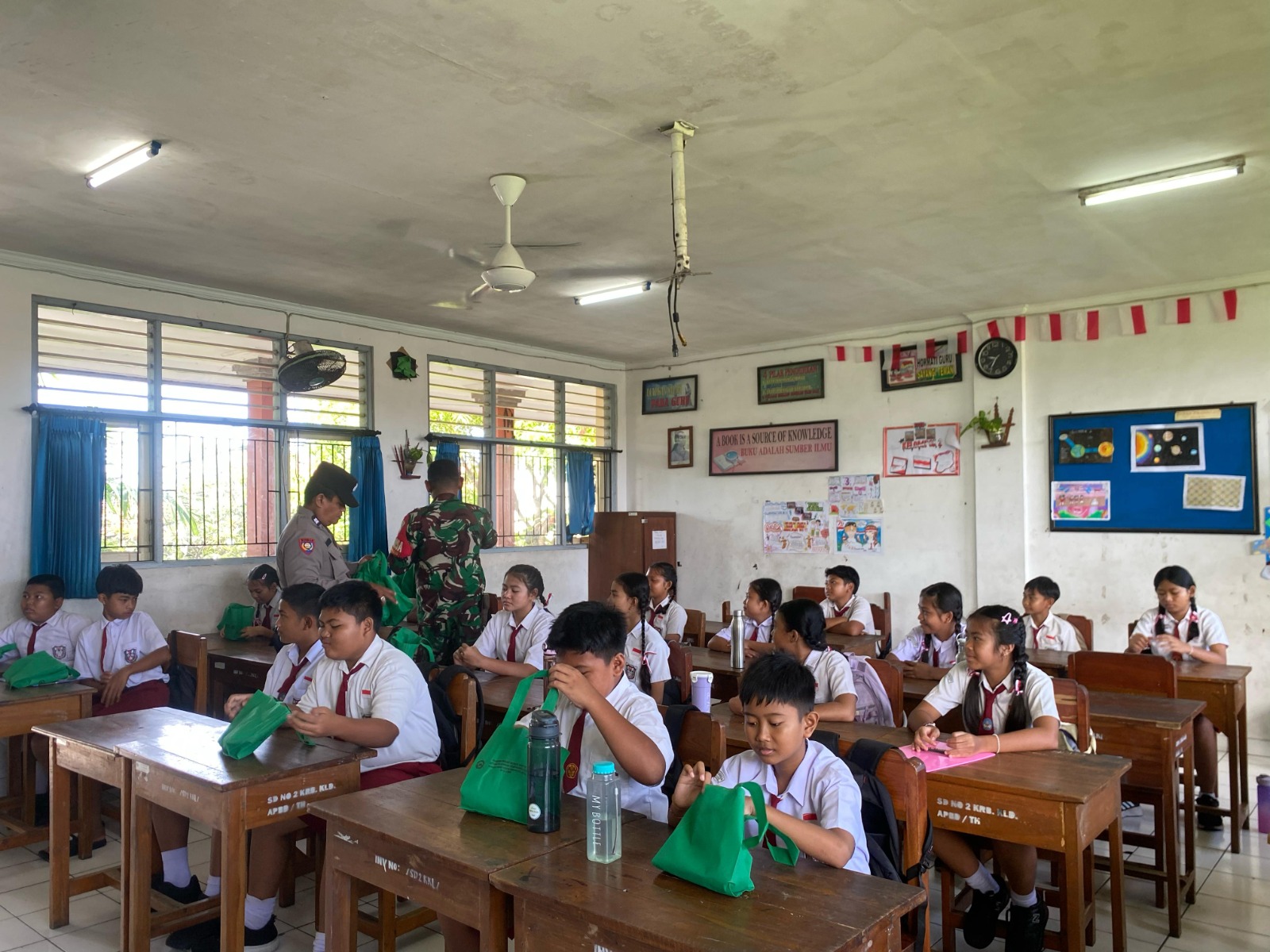 Siswa SD di salah satu sekolah di Kabupaten Badung yang menerima program MBG.