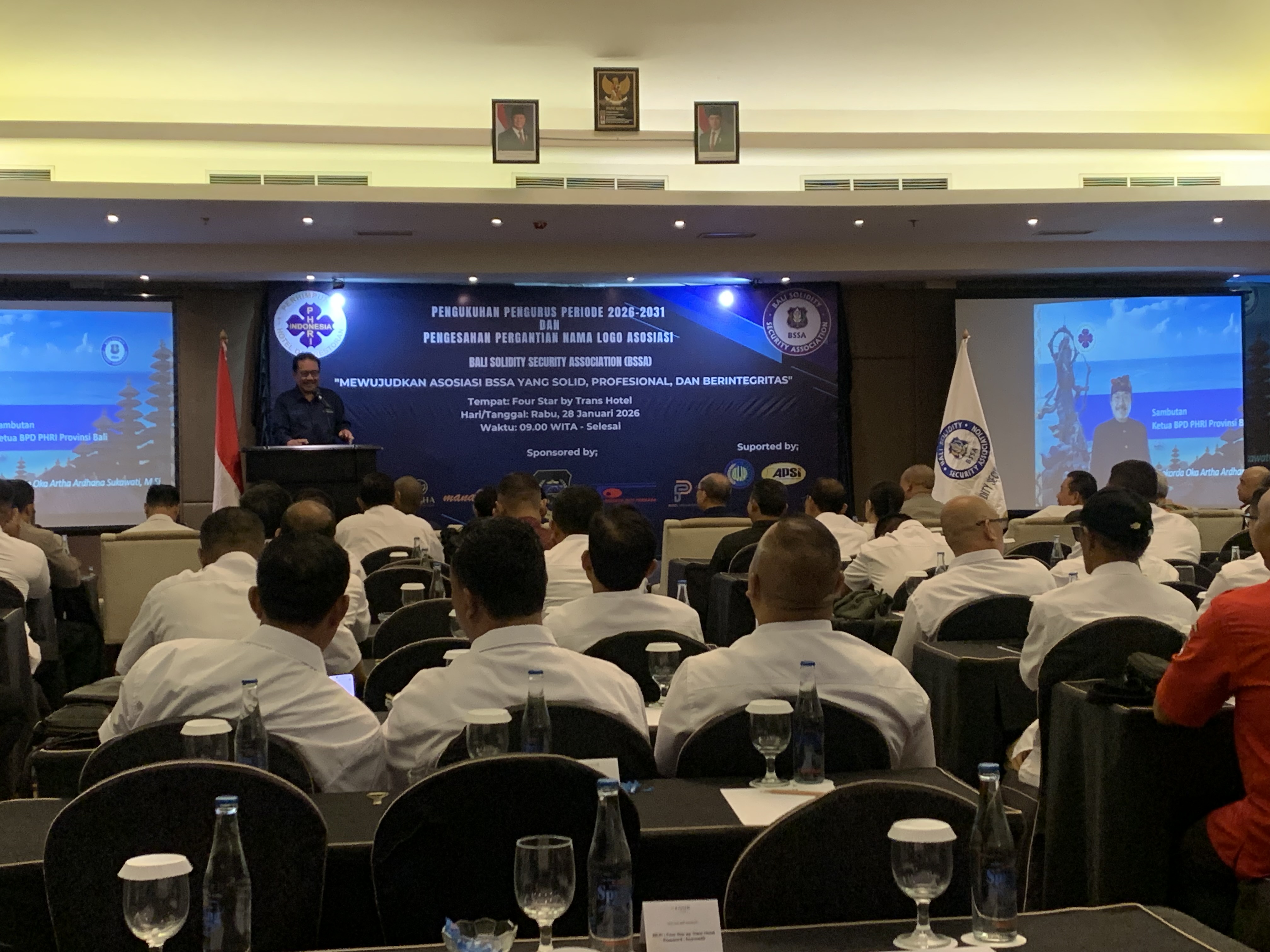 DIKUKUHKAN: Bali Solidarity Security Association (BSSA) resmi melantik pengurus periode 2026&ndash;2030 sekaligus meluncurkan nama dan logo organisasi dalam kegiatan yang digelar di Denpasar, Rabu (28/1)