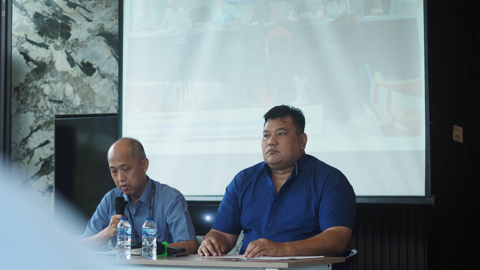 Direktur PT SUP, Charles B. Siringoringo, didampingi Head Legal Parade Damedo Sitorus. (Bali Express/Istimewa)