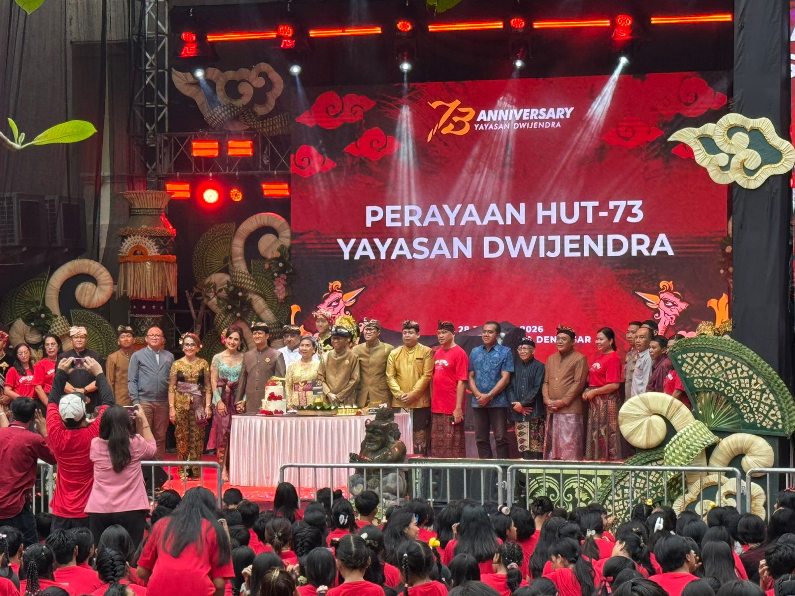 Puncak HUT ke 73 Yayasan Dwijendra yang berlangsung spektakuler, Rabu (28/1/2026).
