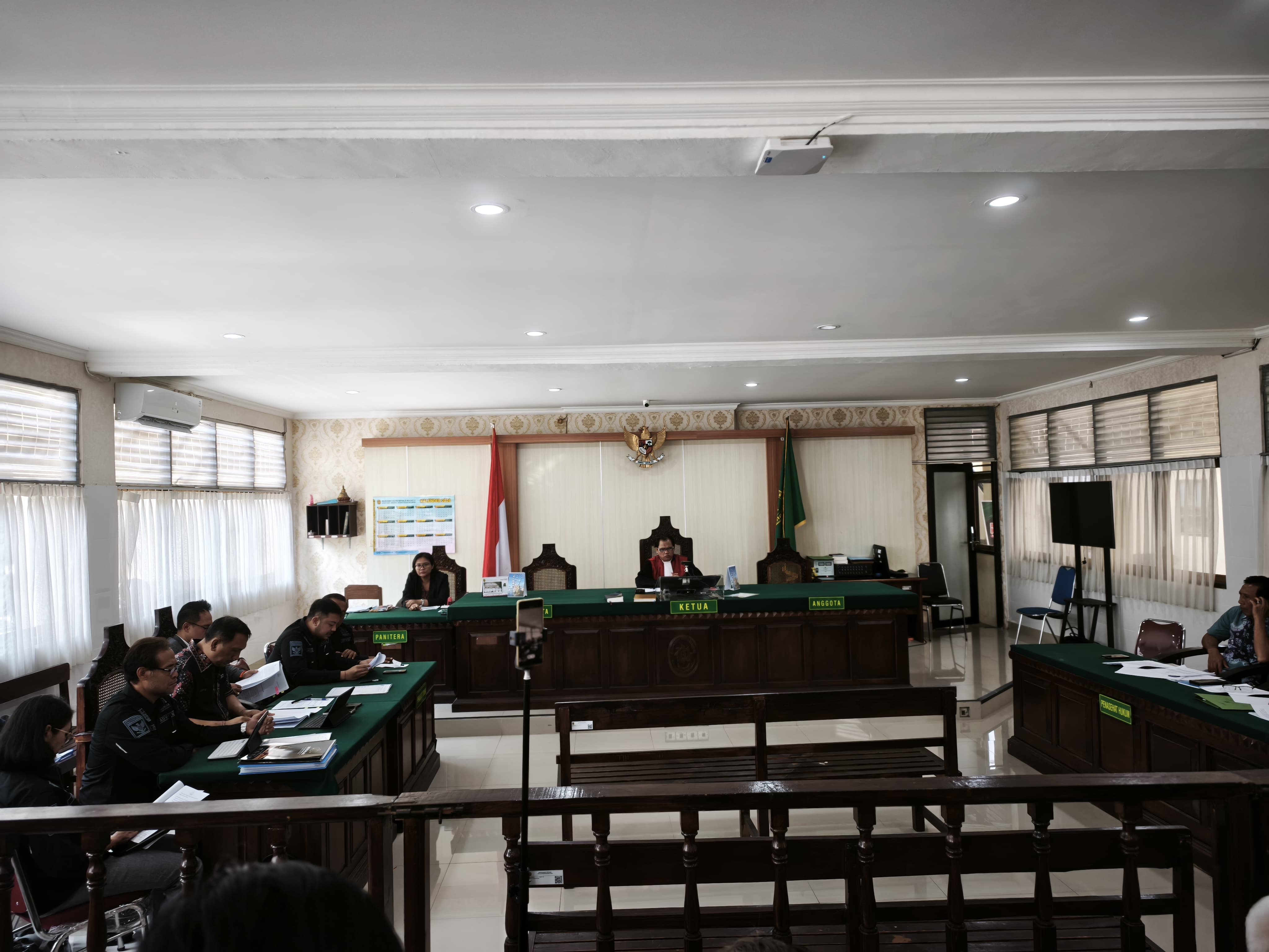 Sidang Praperadilan atas Penetapan Tersangka Kakanwil BPN Bali I Made Daging di PN Denpasar. (Bali Express/I Gede Paramasutha.)
